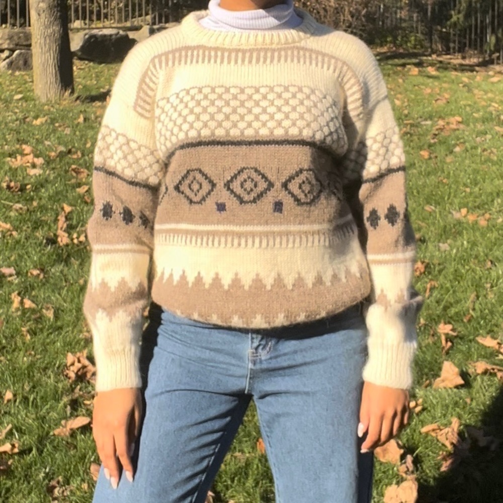 vintage crewneck sweater